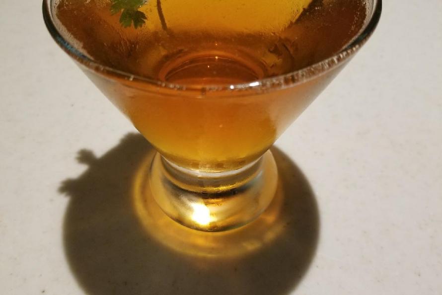 Airmail (Cat Cora’s Kitchen/Bush Airport): Made with rum, orange blossom honey and prosecco, an Italian white wine, this cocktail fits well with the high-end comfort food made with healthy ingredients and low-calorie preparations found near Gate 10 in Terminal E. For a little extra kick, you might try Cat’s Signature Ouzotini, made with ouzo, orange vodka. Holiday Cocktails at Houston Airports