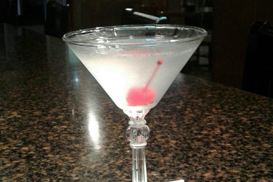 Aviation (The Local at IAH/Bush Airport): A tasty cocktail option made with Bombay sapphire gin, The Local also offers a wide selection of brews and bites at its location near Gate 23 in Terminal C. Menu items include artisanal cheeses, brisket, pulled pork, burgers and classic pub fare such as fish & chips, as well as local craft beers and domestic and international labels. Holiday Cocktails at Houston Airports
