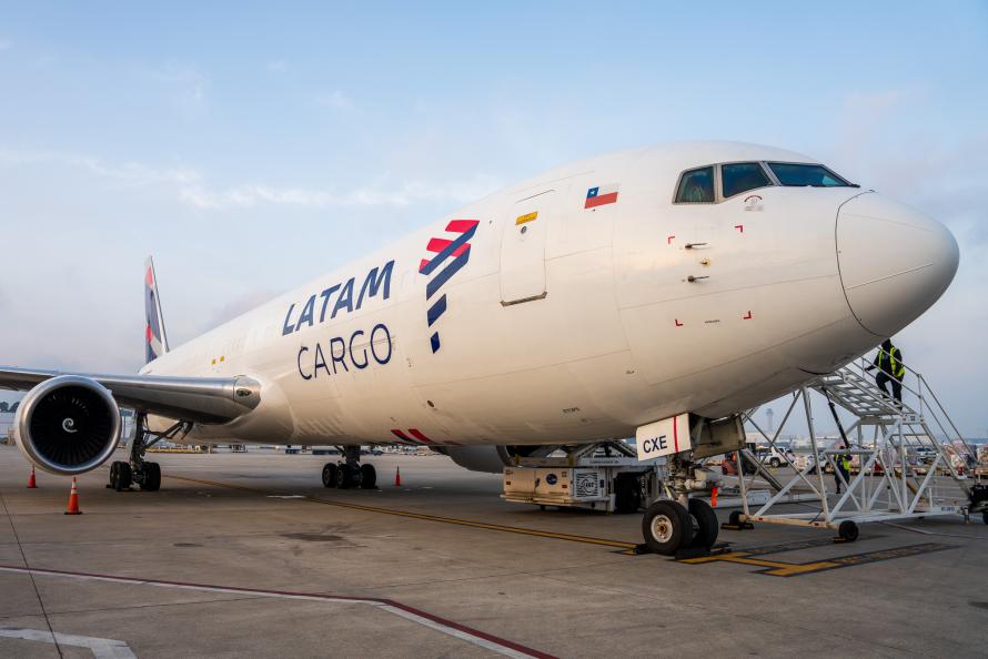 LATAM Cargo plane arrives at IAH