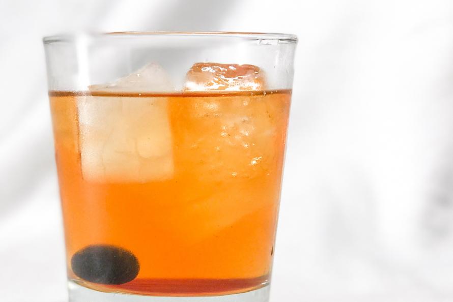 Hilbert’s Hotel (Ember/Bush Airport): A rich and complex after-dinner Old Fashioned, this cocktail combines Maker’s Mark bourbon with sweet Port and a few dashes of chocolate bitters. Located near Gate 12 in Terminal C, this Texas-inspired tavern emphasizes seasonal produce, seafood from the Gulf, and locally-sourced meats including hand-cut steaks and Texas-sized burgers. Holiday Cocktails at Houston Airports