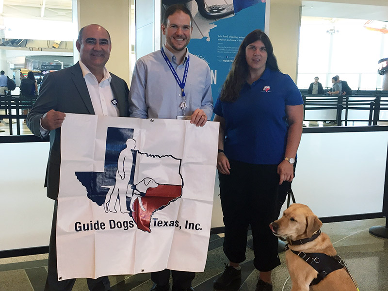 houston-airports-partners-with-guide-dogs-of-texas-houston-airport-system