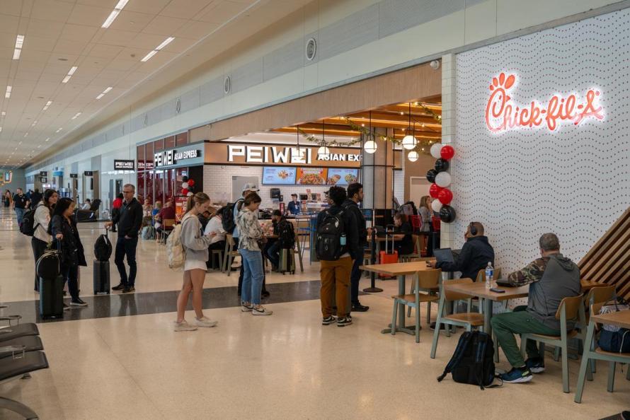 Two new restaurants open at HOU