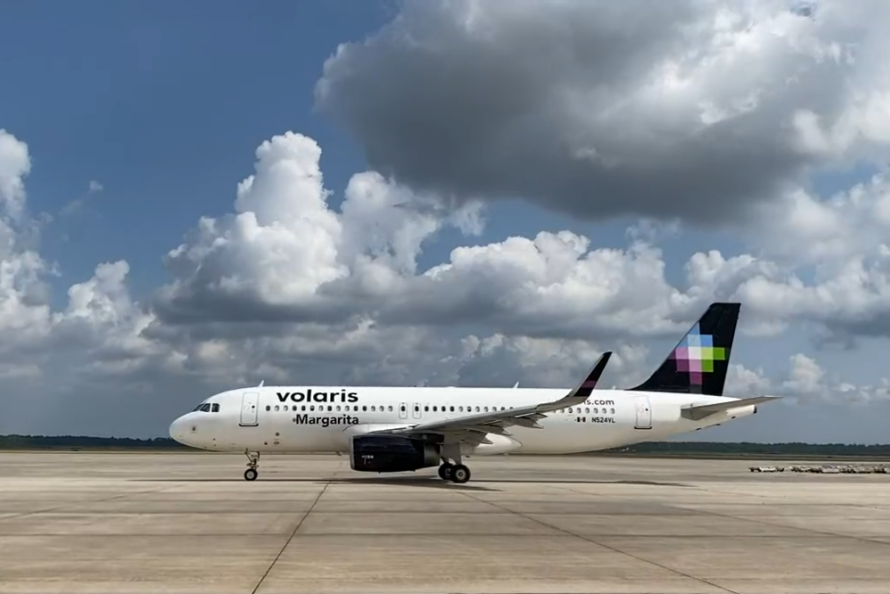 Volaris at IAH