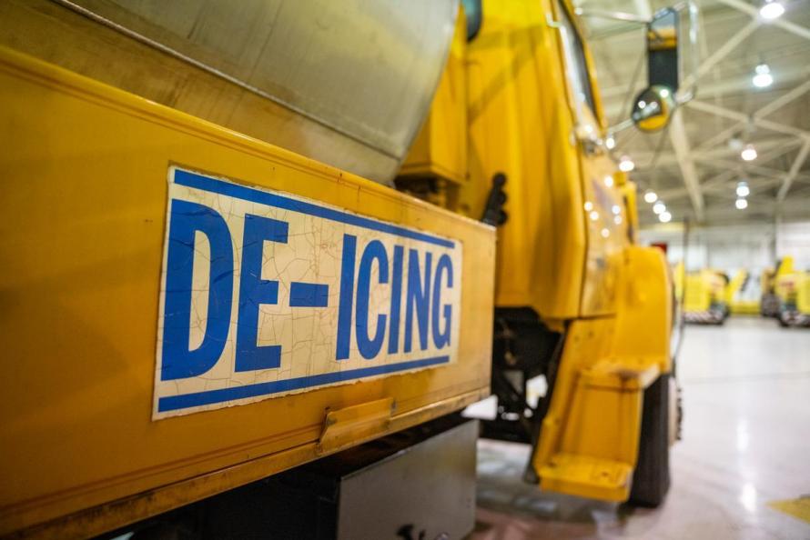 DEICING TRUCK