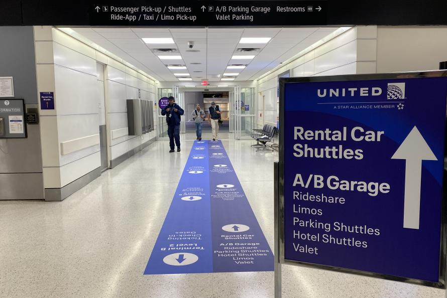 United Airlines Wayfinding signage