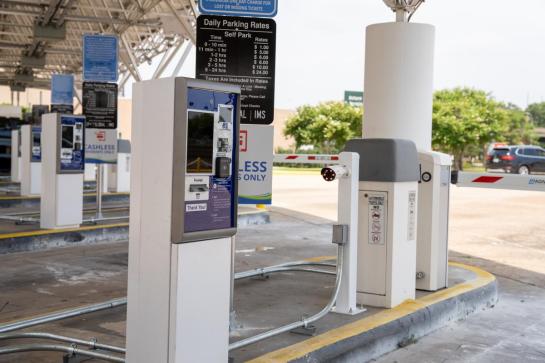 Cashless pay at Hobby Airport